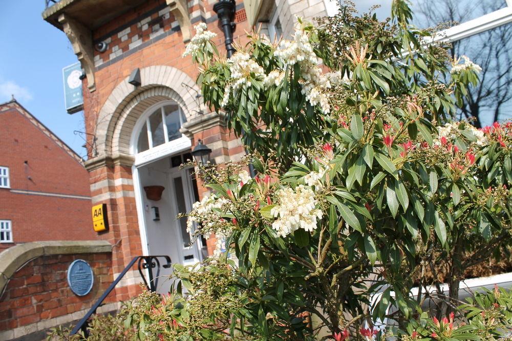 Longview Hotel Knutsford Exterior photo