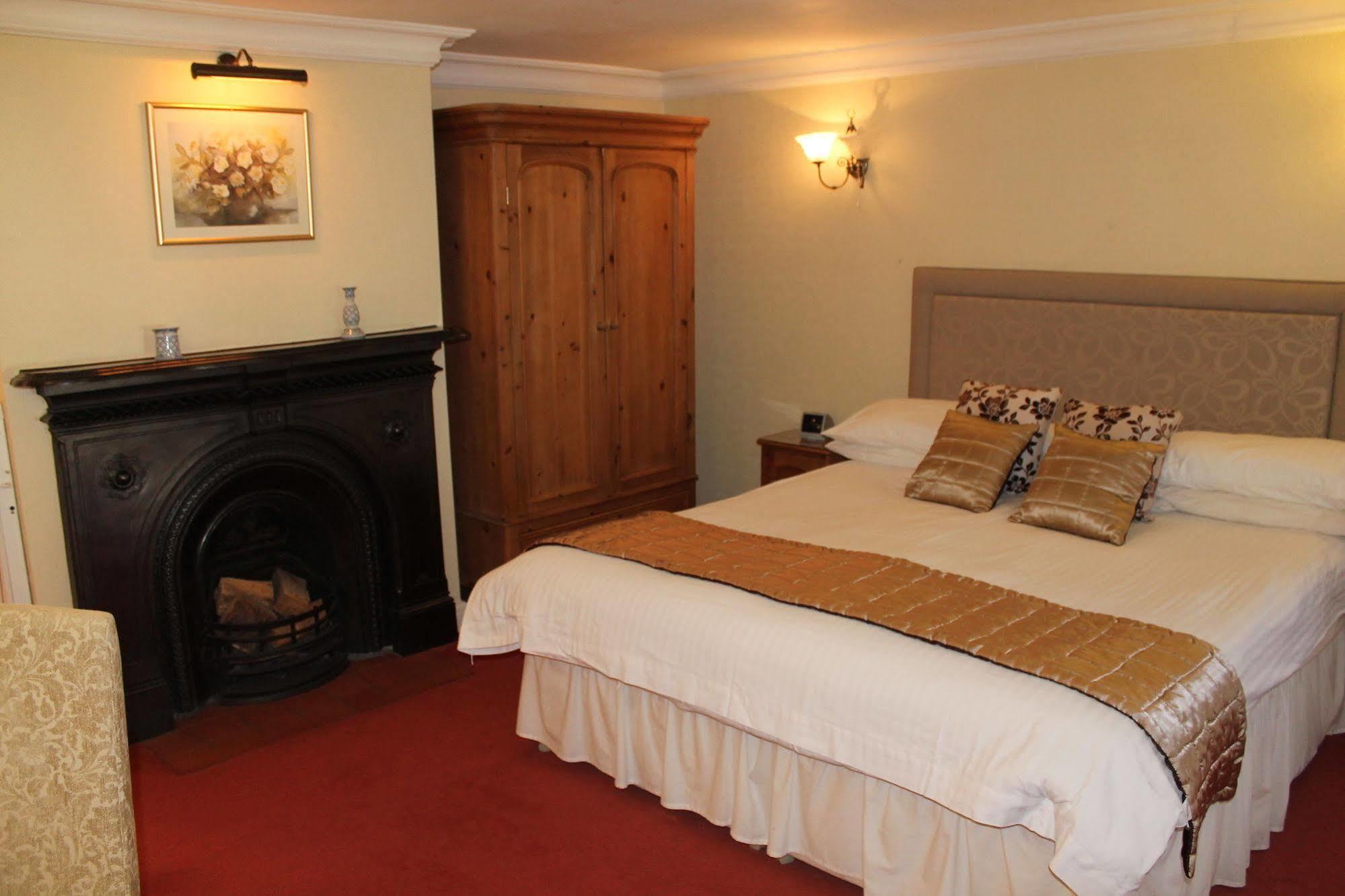Longview Hotel Knutsford Exterior photo